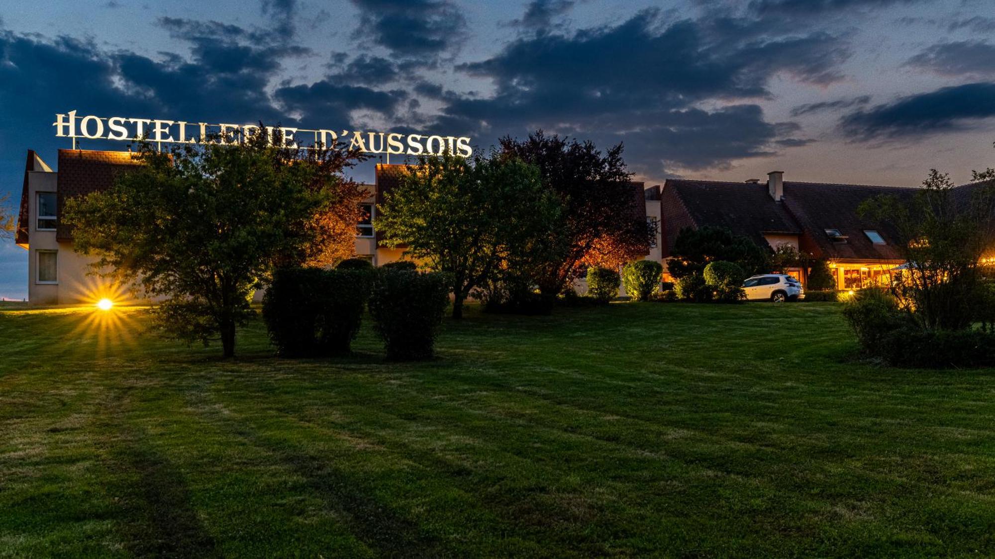 Logis Hostellerie D'Aussois Semur-en-Auxois Kültér fotó